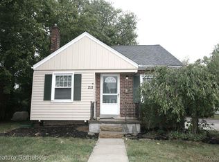 211 Linden Rd, Pontiac, MI 48341