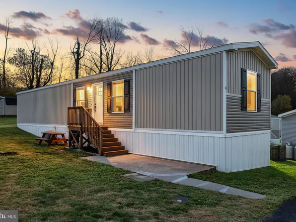 4 3rd St, York, PA 17406