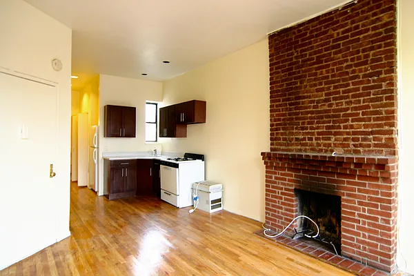 Rented by Space Real Estate | media 17