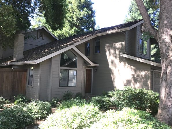 2082 University Park Dr