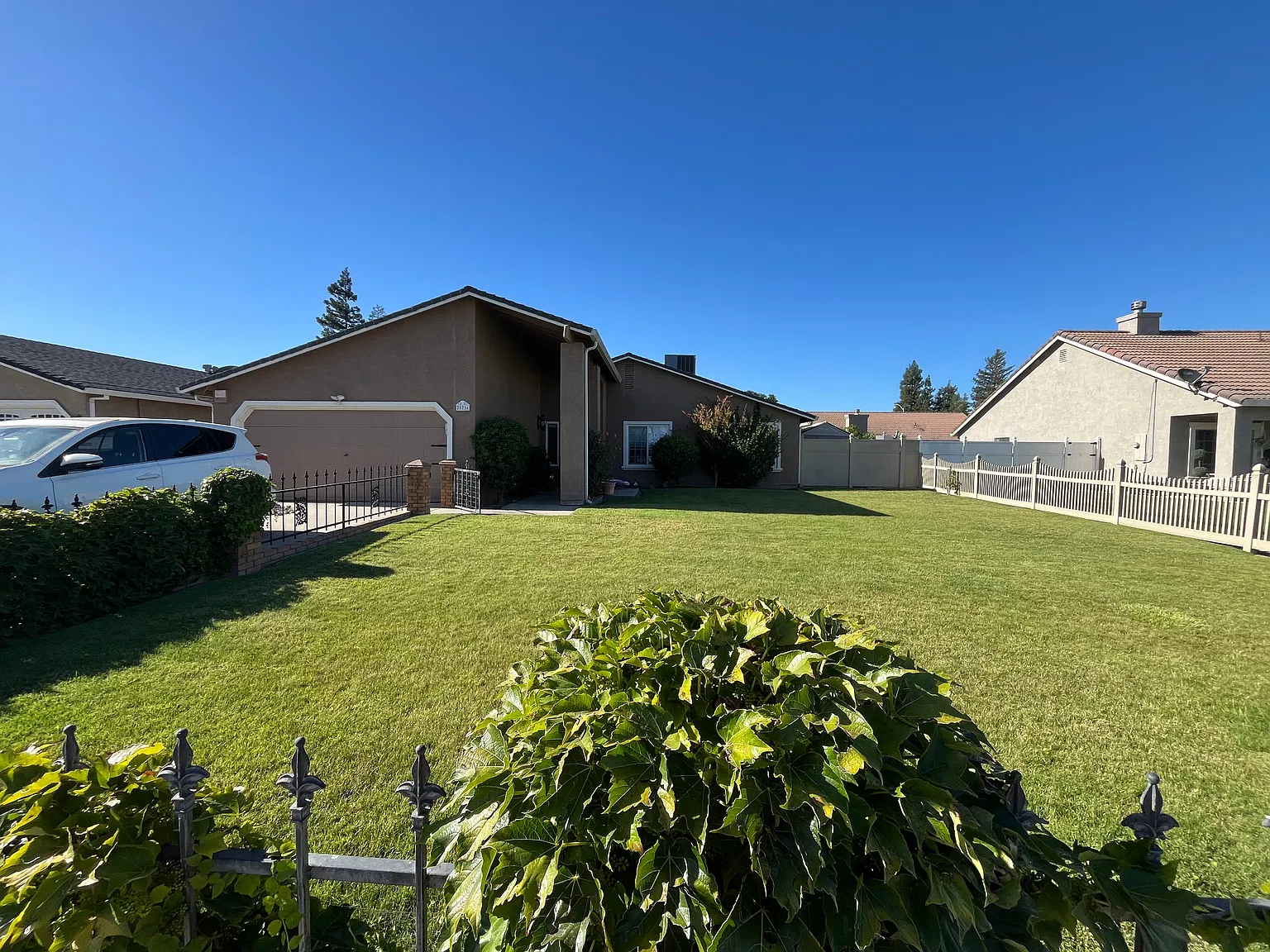 3 bed, 1200 sqft, $2,500 — Photo 1