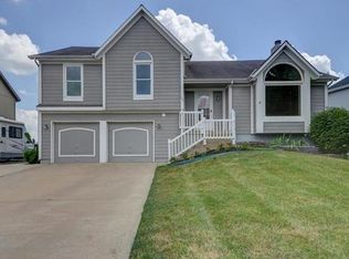 249 W Colleen Dr, Gardner, KS 66030