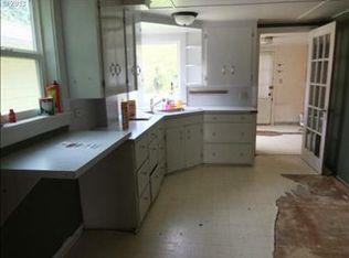 1156 A St, Springfield, OR 97477