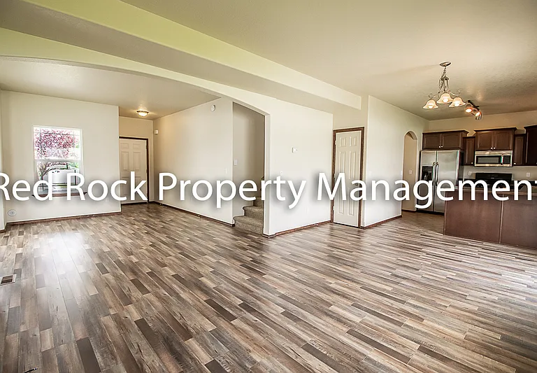 7527 N Carrington Ln — Photo 5