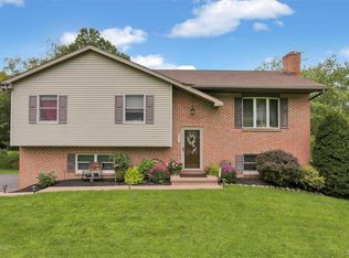 23 Davids Dr, Fleetwood, PA 19522