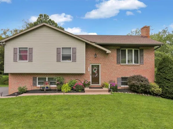 23 Davids Dr, Fleetwood, PA 19522