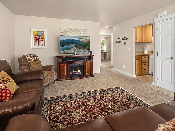 5th image of 418 Stow Ave S #1