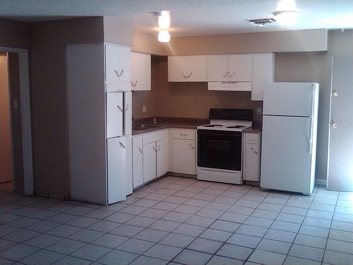 Bonanza 1804 - Kitchen