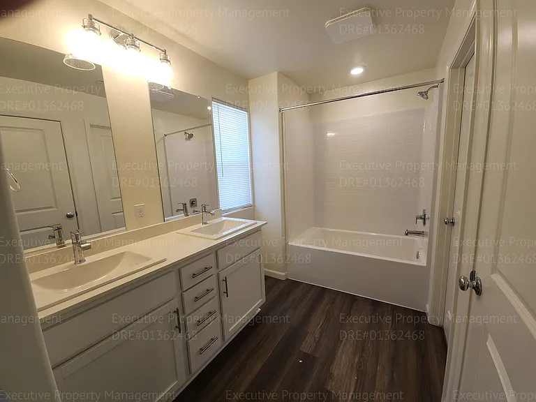 8921 Kemi St — Photo 26