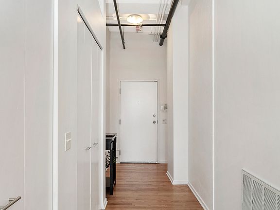 2nd image of 2024 S Wabash Ave APT 301