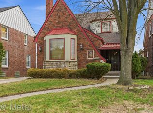 19136 Santa Barbara Dr, Detroit, MI