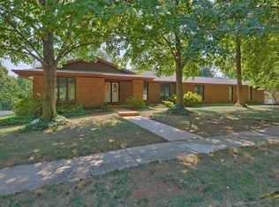 542 Meadow Bridge Dr, Ballwin, MO 63011