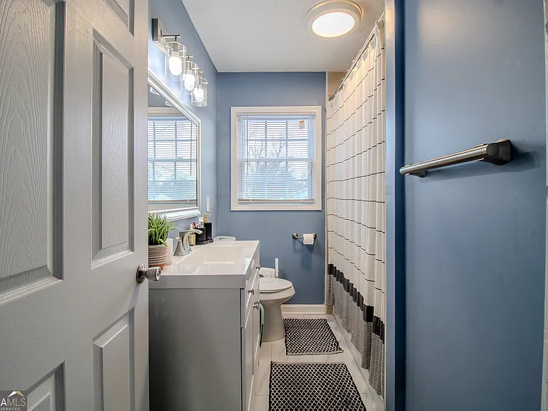 579 Lynmore Ave — Photo 11