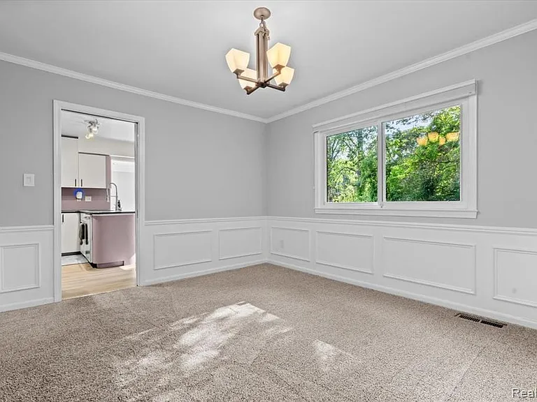 5476 Van Ness Dr — Photo 21