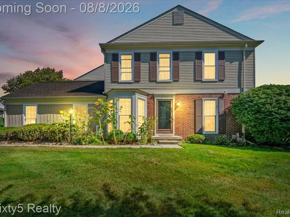 1189 Pine Ridge Ct, Rochester, MI 48306