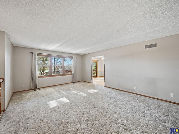 4th image of 3709 Briarwood Ave