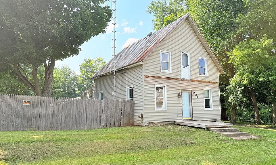1st image of 209 S Ayers St