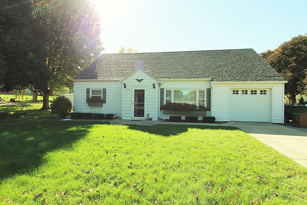 1609 Market St, Gowrie, IA 50543 Zillow
