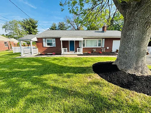 2399 New Holland Pike Photo 1