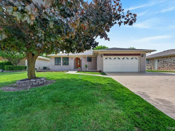 37465 Dundee St, Sterling Heights, MI 48310