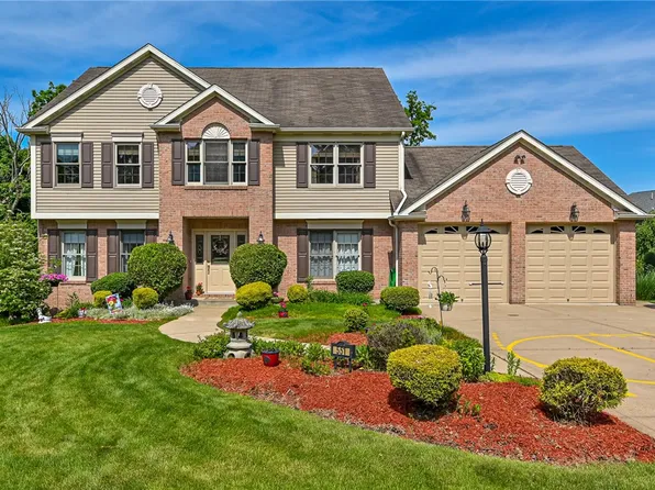 551 Burkes Dr, Coraopolis, PA 15108