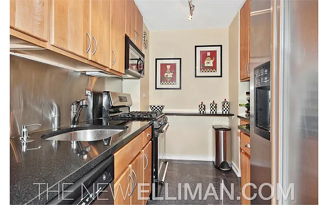 Sold by Douglas Elliman | media 20