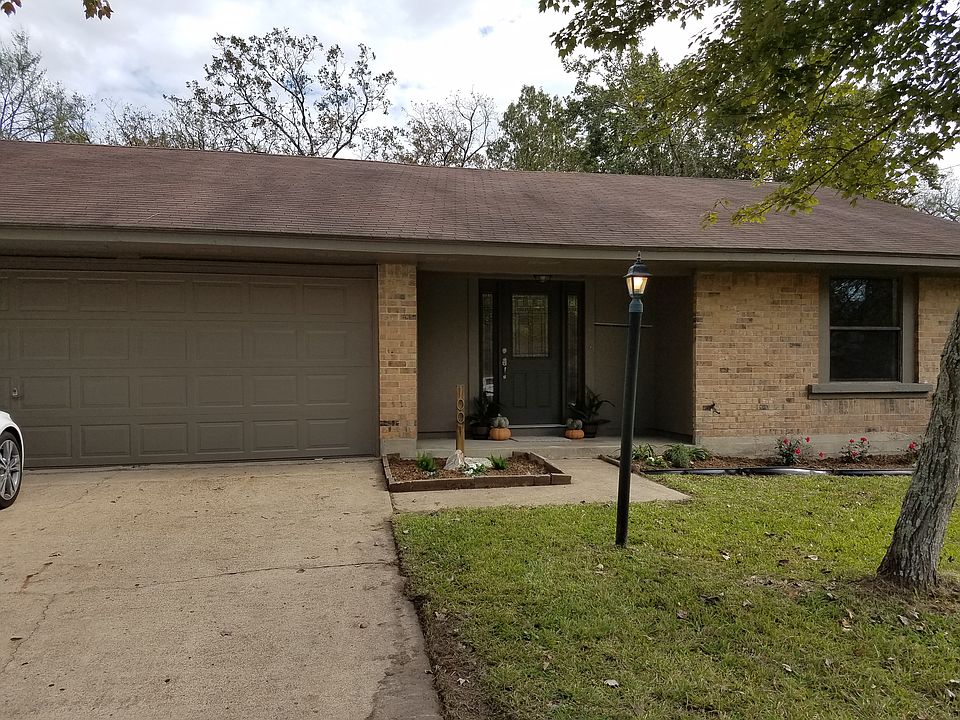 1st image of 1001 Meadow Ln