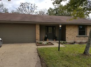 1001 Meadow Ln, Lufkin, TX 75901