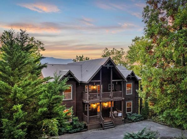 1960 Blackthorn Trl, Sevierville, TN 37876
