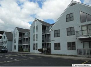 42 Hamilton Ave, Seaside heights, NJ 08751
