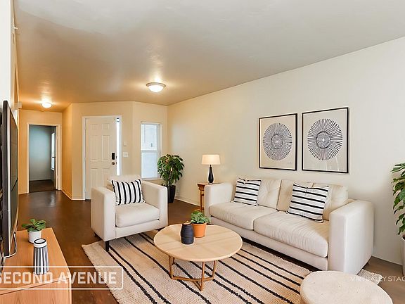 2nd image of 2920 Bayshore Dr E