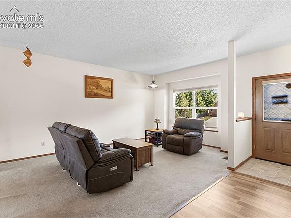 4th image of 1547 Chesham Cir