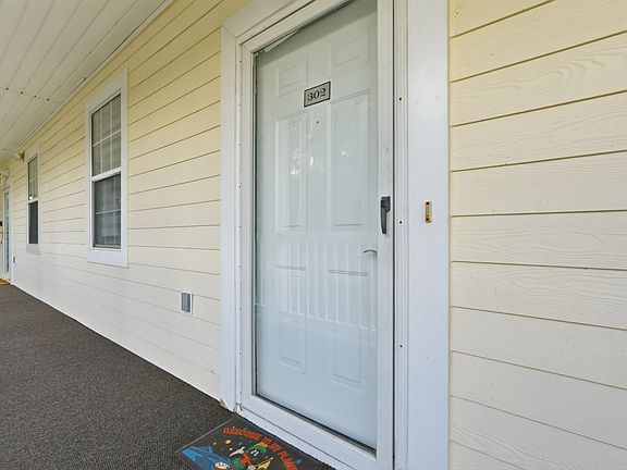 3rd image of 679 Riverwalk Dr. #302