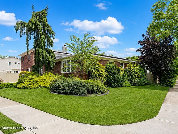 3rd image of 1061 Woodhull Ave
