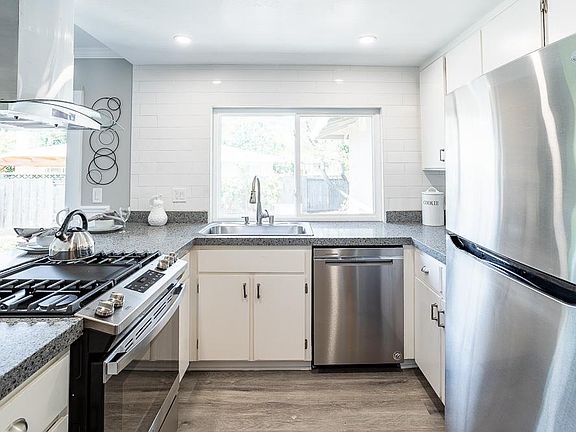3rd image of 5959 Garces Ave