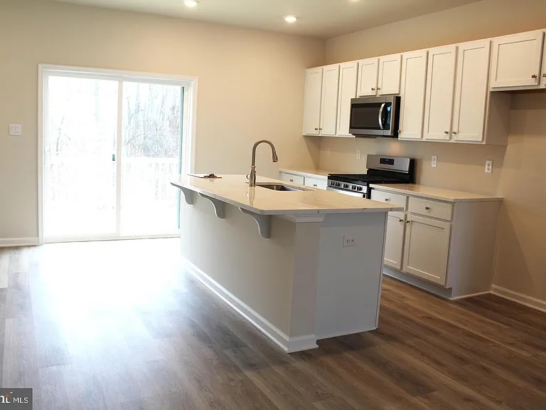 102 Jonagold Dr — Photo 7