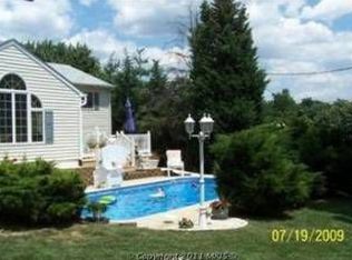 1203 Oakland Ct, Baltimore, MD 21227