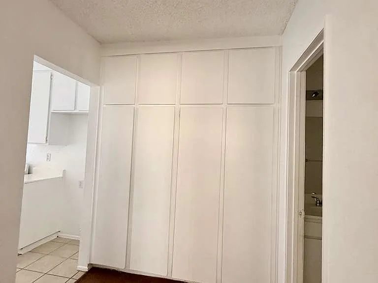 316 E Avenue Q #9 — Photo 6
