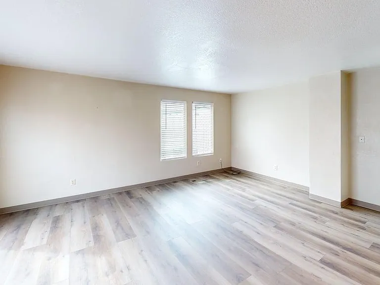 111 NW Columbia Ave #1 — Photo 12