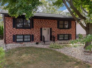 4614 47th St, Moline, IL 61265