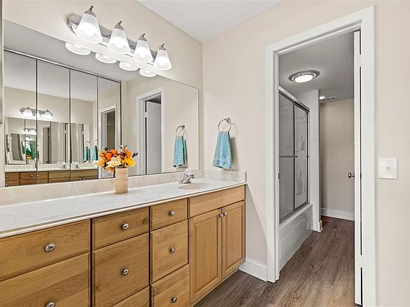 5th image of 716 Cordova Grn