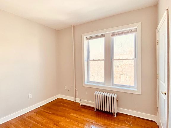 3rd image of 943 Pavonia Ave #3B