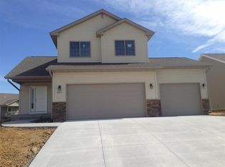 8511 Aldridge Dr SW, Cedar Rapids, IA 52404