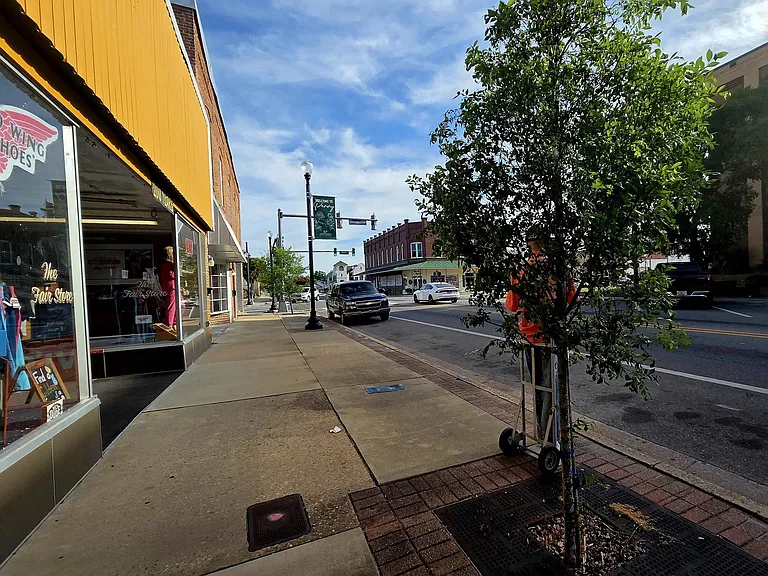131 N Jefferson St — Photo 12