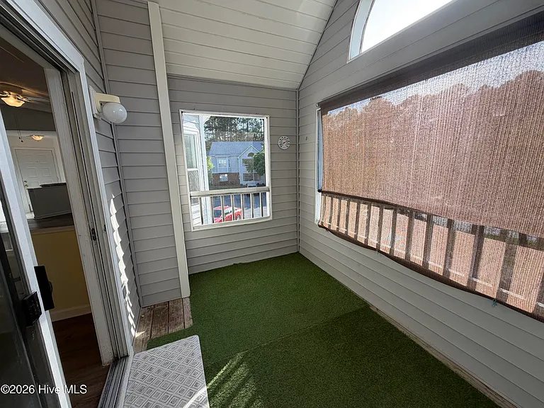 2591 Thackery Rd #E — Photo 46