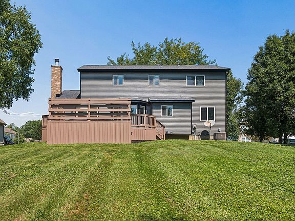 3rd image of 391 Glenside Ln
