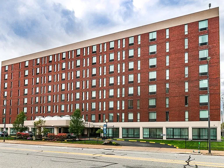 Skyline Tower Senior Apartments — Photo 16