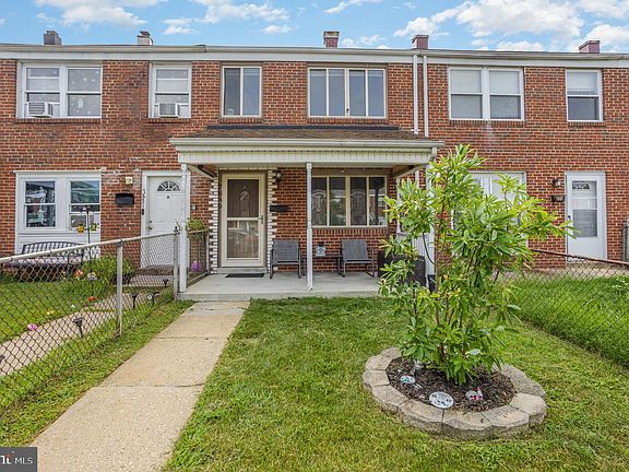 4th image of 7849 Saint Claire Ln