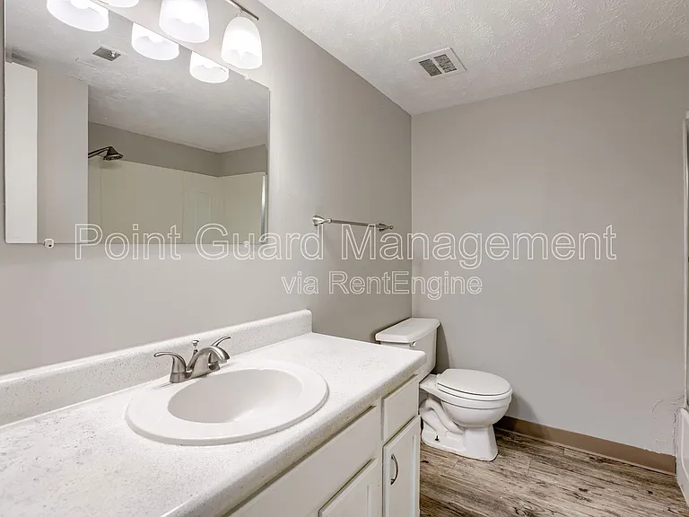 Brent Village — Photo 110