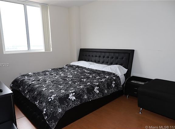 4th image of 601 NE 23rd St APT 705